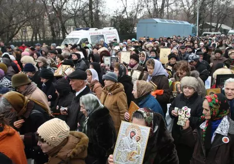 Icoană făcătoare de minuni adusă în Bucureşti