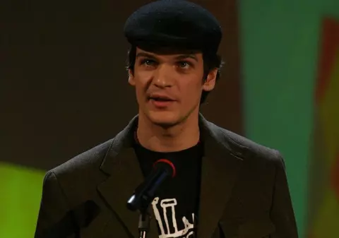 Tudor Chirilă: "Patronii media se solidarizează în a ne servi toate fecalele tv"
