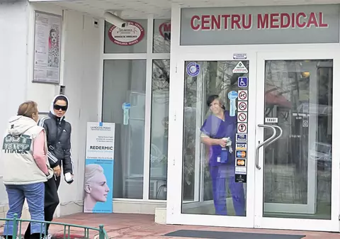 Oana Zăvoranu își dorește să treacă rapid peste despărţirea de Pepe | Şi-a făcut analize pentru silicoane