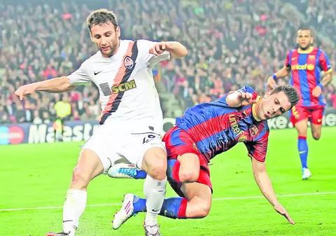 Ion Raţ, tatăl jucătorului lui Şahtior, i-a răspuns astfel antrenorului, după ce Mircea Lucescu l-a certat pe Răzvan Raţ pentru prestaţia slabă din meciul cu Barcelona: «Dacă nu avea valoare, era vândut de mult!»