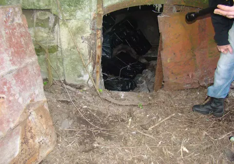 15.000 pachete de ţigări depistate într-un cimitir