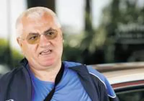 Dumitru Dragomir confirmă că scaunul secţionerului Răzvan Lucescu se clatină: «Boala lungă e moarte sigură!»
