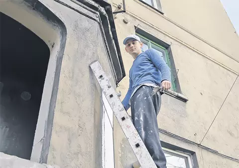 Fratele teroristului Omar Hayssam, dator la zugrav