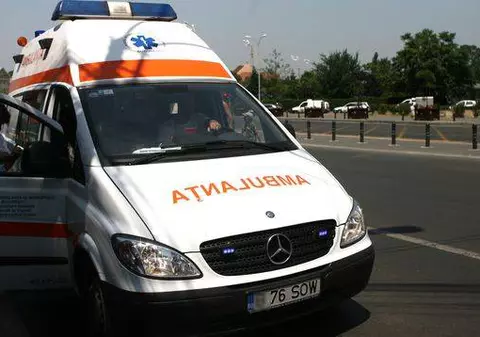 Un mort și trei răniți, în urma unui accident rutier produs din cauza gropilor 
