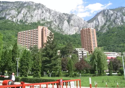 DIICOT a ridicat șapte persoane care se ocupau cu „recuperarea” bunurilor puse sub sechestru în dosarul „Băile Herculane”