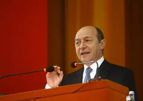 Traian Băsescu: ”Poporul are performanțe limitate. Statul nu dă, creează oportunităţi”