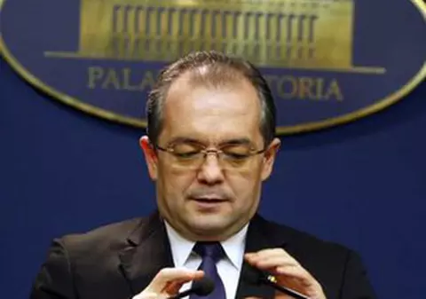 Boc vrea să țină în frâu prețul carburanților