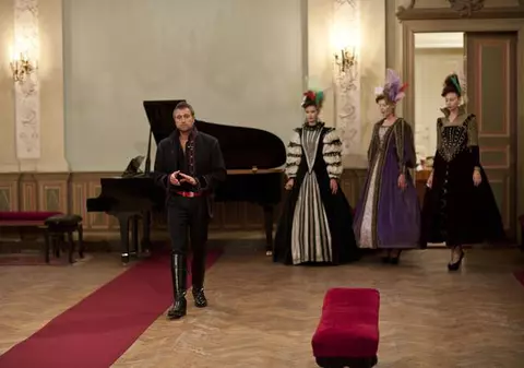 Botezatu este dezamăgit de concurentele rămase în competiție la Next Top Model, după o prezentare în Sighișoara
