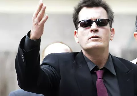 Video | Charlie Sheen, huiduit la propriul show 