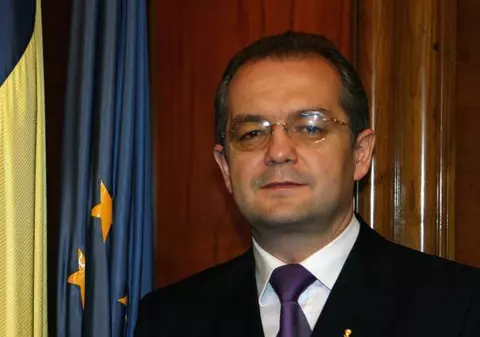 Emil Boc a cerut un raport privind iodul radioactiv