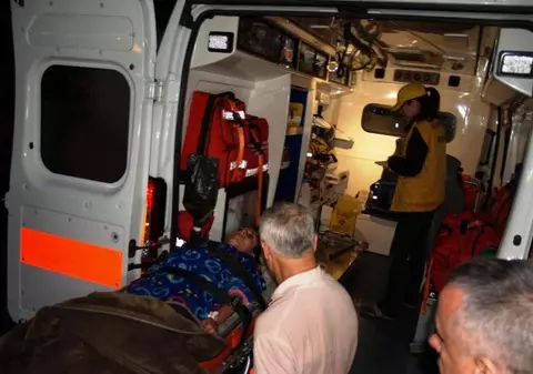 A leşinat când a văzut poliţia întrând în casă