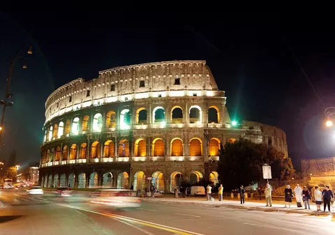 Berlusconi a vândut dreptul de exploatare comercială a imaginii Colesseum-ului. Vezi ce sumă a luat!
