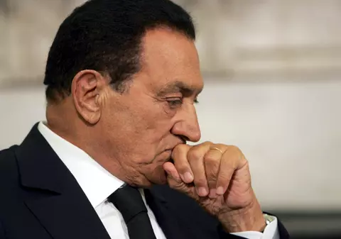 Hosni Mubarak, judecat pentru corupţie şi crime