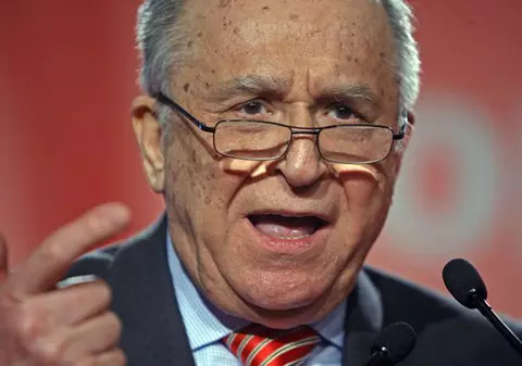 Situația lui Geoană în coadă de pește. Iliescu îl apără pe ”Prostănac”!