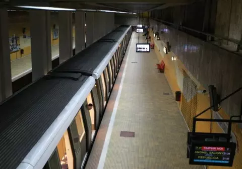O altă tentativă de sinucidere la metrou