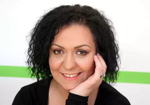 Monica Anghel i-a tăiat moţul copilului ei