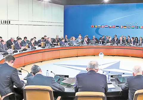 NATO caută ingineri