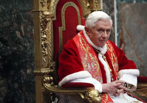 Papa Benedict al XVI-lea a împlinit 84 de ani
