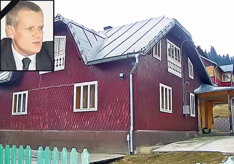 Pentru că nici un cortegiu nu ar putea ajunge la casa părinţilor lui Filaret Moţco, refac drumul din sat, pentru repatrierea românului decapitat