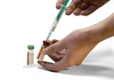 Farmaciile nu mai vând citostatice injectabile