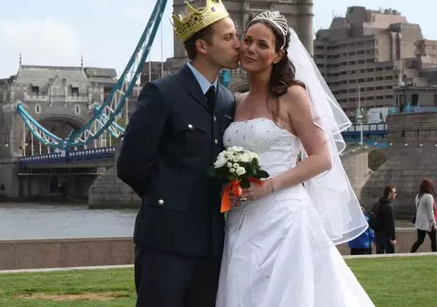 Foto | Un britanic și o italiancă, desemnați sosiile Prințului William și a lui Kate Middleton