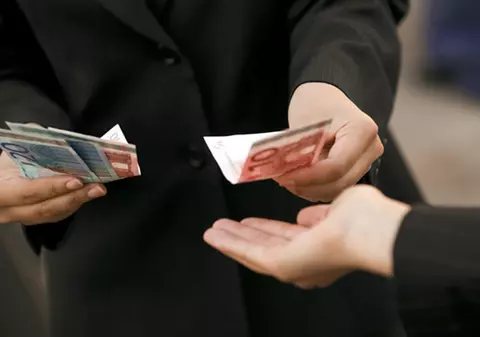 «Studenţii pot solicita pensie alimentară şi după majorat»