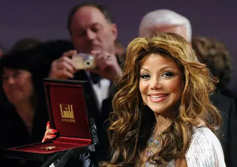 La Toya se iubeşte, în secret, cu managerul ei