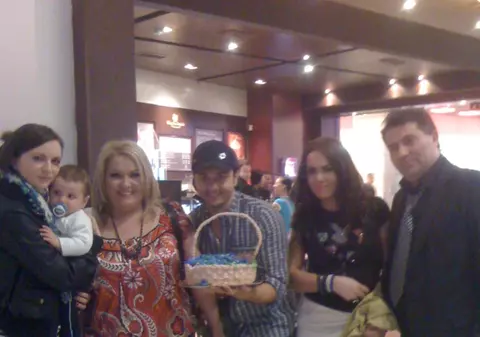 Viorica de la Clejani, mamă fără voie într-un mall 