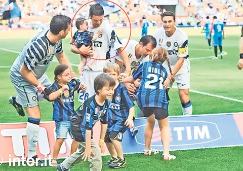 Chivu, cu fetiţa pe teren!