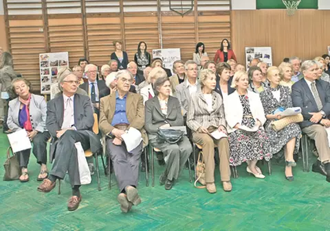 Lorzii Londrei au vizitat un liceu din București