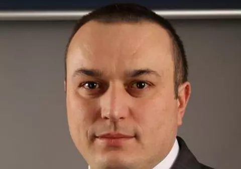 Alegători puşi să jure pe Biblie că vor vota un candidat