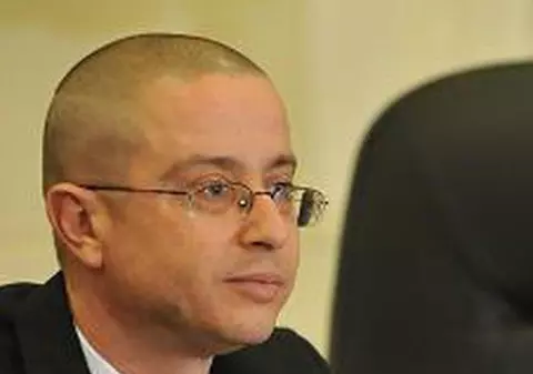 Impozitul pe salarii redus de la 16 la 13 la sută