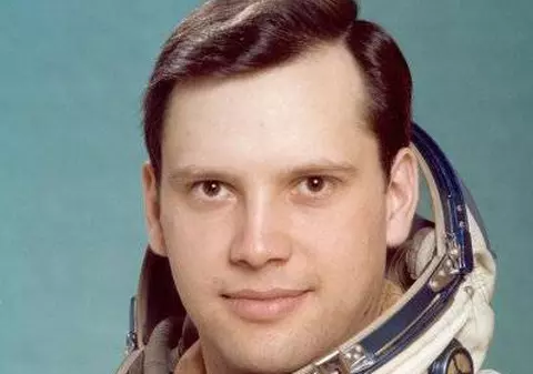 La primul zbor, Dumitru Prunariu a adus ceapă verde şi coniac românesc în Cosmos