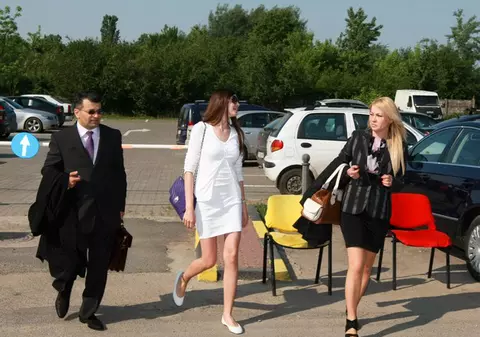 UPDATE | Moni şi Iri, sfătuiţi de judecători să ajungă la un consens