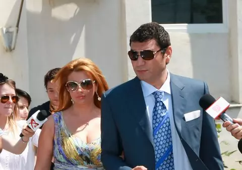 VIDEO| Cristi şi Mihaela Borcea, braţ la braţ la divorţ