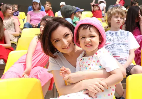 Campania ”Vreau şi eu părinţii mei!” a adunat pe platourile de filmare peste 90 de copii