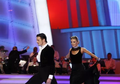 Lavinia Pârva, Roxana Ionescu şi Corina Bud se întrec astăzi în marea finală la „Dansez pentru tine”