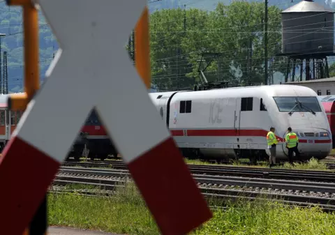 Luaţi ostatici de soldaţi ruşi beţi!