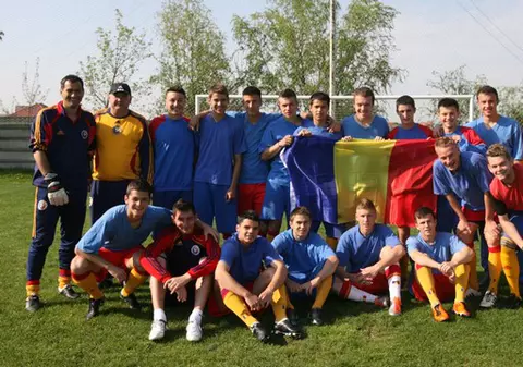 Naţionala U17 a României mănâncă doar alimente bio