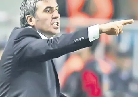 Gică Hagi e din nou favorit să preia postul de antrenor al Stelei, după patru ani de la primul mandat al «Regelui» pe banca roş-albaştrilor