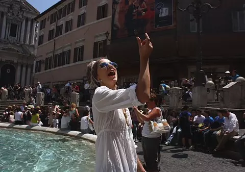 Foto | Dana Rogoz a sărbătorit 7 ani de relație în Roma