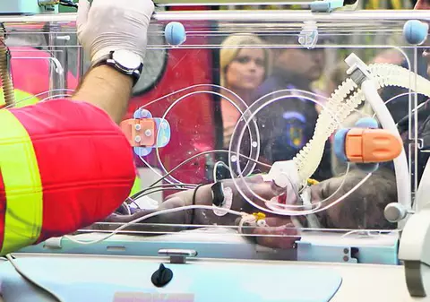 Mămicile bebeluşilor morţi în incendiul de la Giuleşti,  şocate că asistenta Florentina Cîrstea a revenit la spital: «S-a întors ca ucigaşul la locul crimei!»