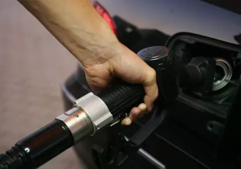 Preţul benzinei poate fi îngheţat!