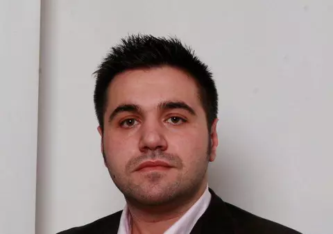 Boc a mers pe mâna consultanţilor lui Teo