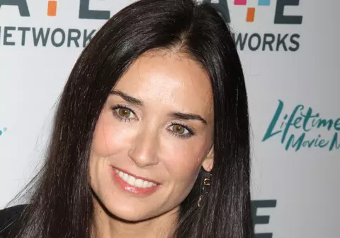 Demi Moore, pe cale să devină alcoolică?