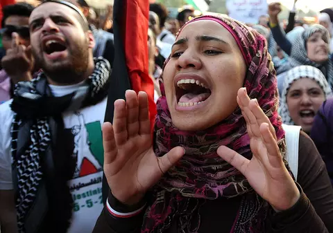 Un general egiptean recunoaşte: Femeile care au manifestat, în martie, la Cairo, au fost supuse testelor de virginitate