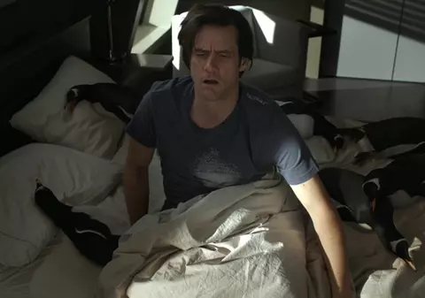 Foto | Jim Carrey, atacat de pinguini