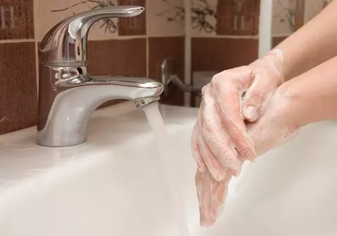 Primăria Capitalei plăteşte factura la apă rece!