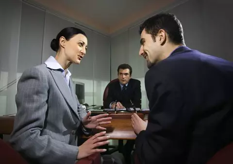 Cum sunt subordonații, în viziunea managerilor români? Neimplicați, suferă de scenarite și boala de a fi șef