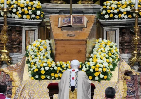 Papa Ioan Paul al II-lea ar putea deveni sfânt în câţiva ani